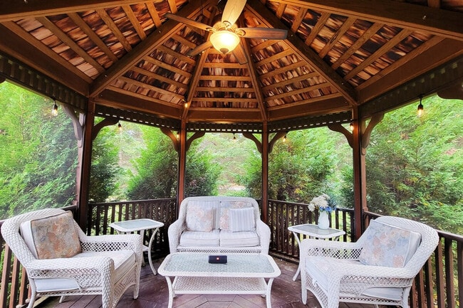 Building Photo - 140 Paquette Cir