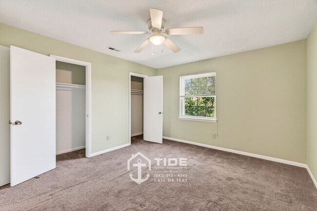 Building Photo - Coastal Convenience on James Island!