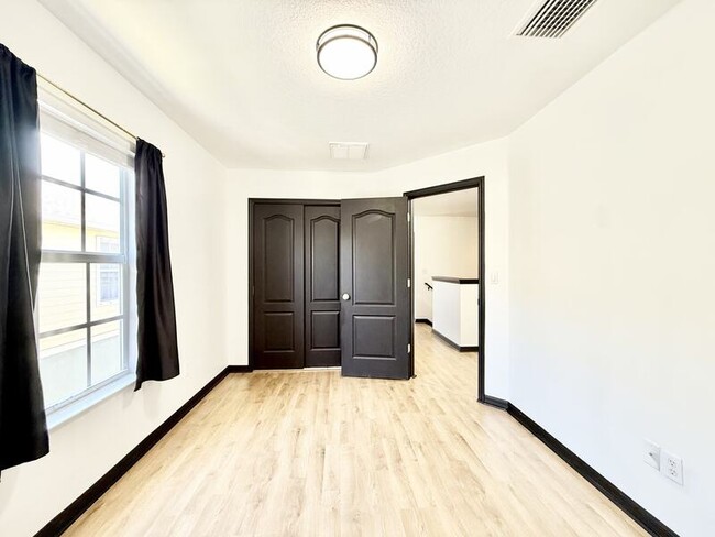Building Photo - 4978 White Sanderling Ct
