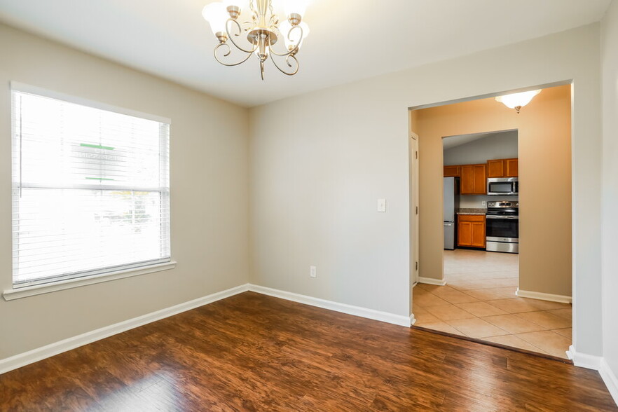 Building Photo - 8063 MacDougall Dr E