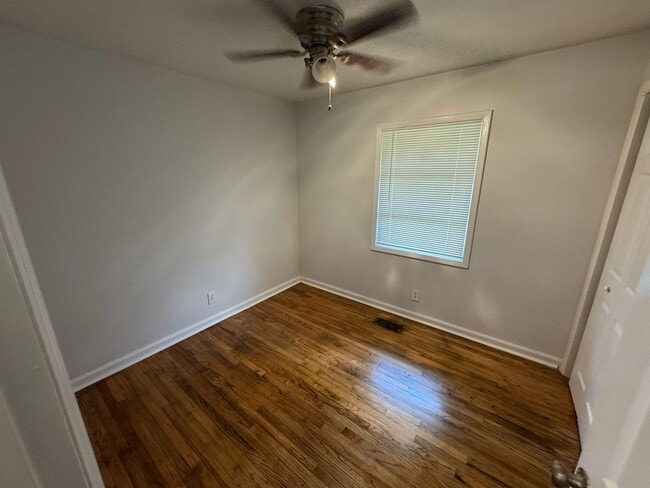 Building Photo - 2408 Groveland Cir S