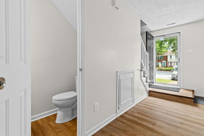Building Photo - 908 Spinnaker Ct