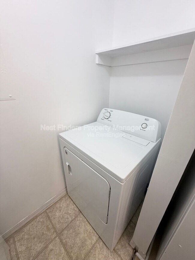 Building Photo - 10200 Belle Rive Blvd