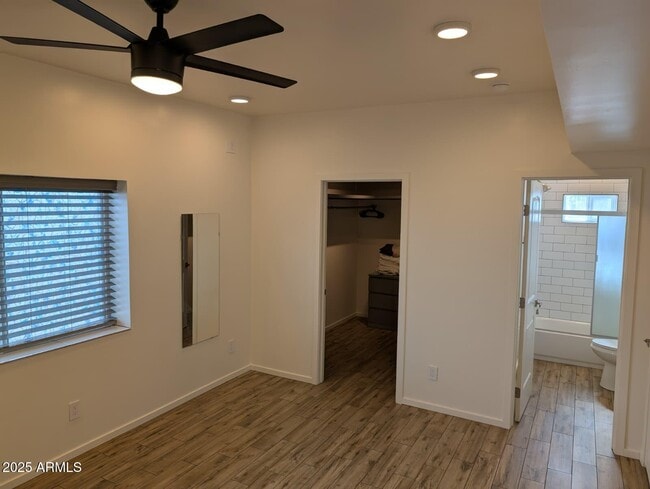 Building Photo - 4350 E Palm Ln