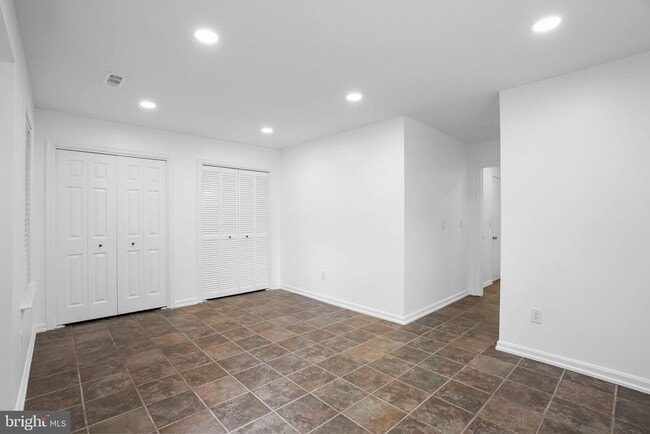 Building Photo - 423 McDaniel Dr