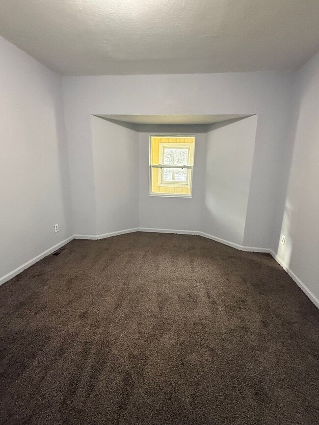 Building Photo - 4bd Single Cash Pay/Section 8