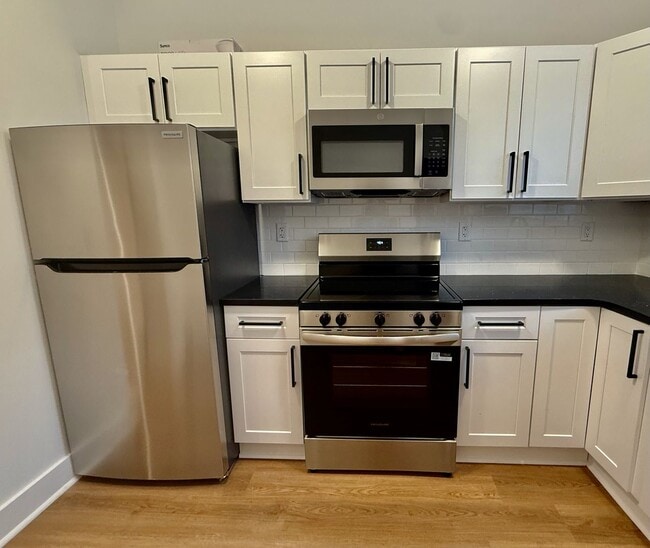 Building Photo - Just RENOVATED open floorplan 3 BED/1 BA HOME w/ WASHER/DRYER & large PATIO on Great Block in Sou...