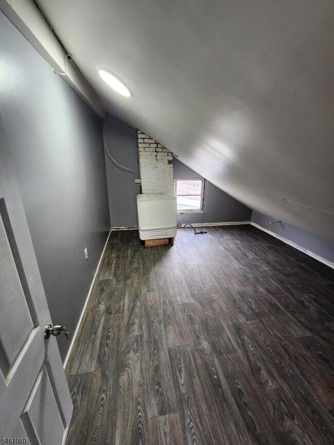 Building Photo - 379 Straight St