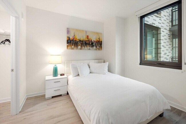 Building Photo - 1051 First St NE