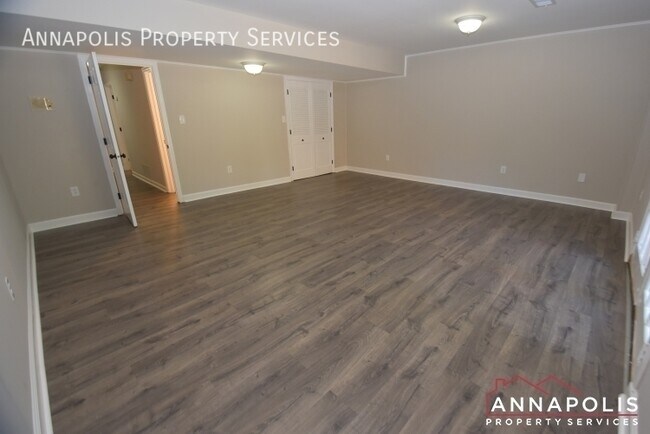 Building Photo - 1650 Albermarle Dr