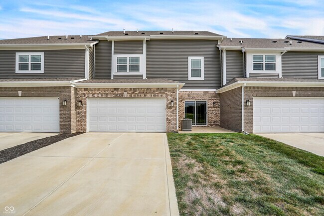 Building Photo - 2792 Maricopa Blvd