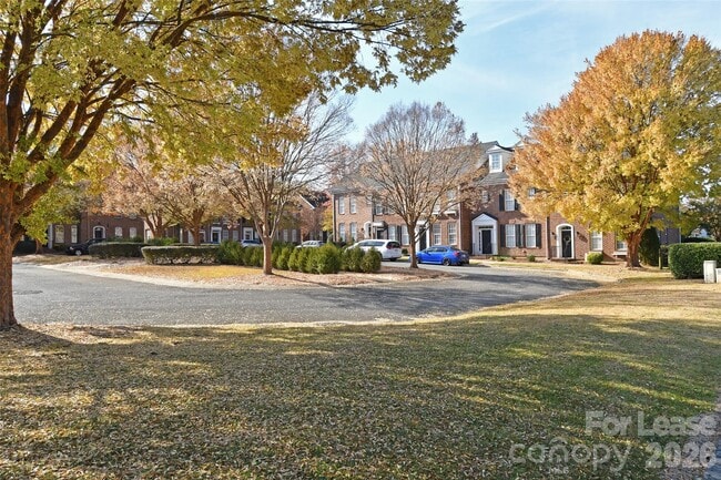 Building Photo - 8643 Beaver Creek Dr