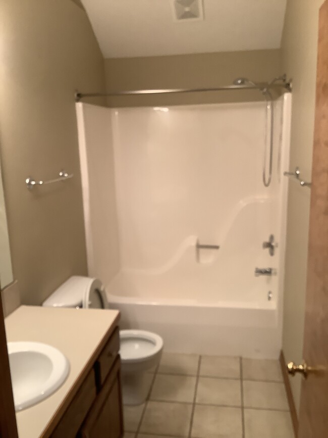 #2 Bathroom - 3623 W Oak Run St