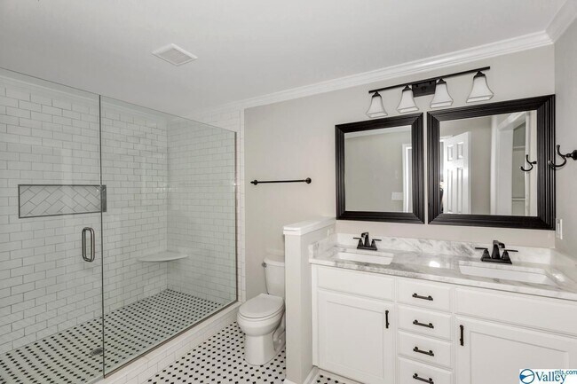 Building Photo - 2223 SE California St