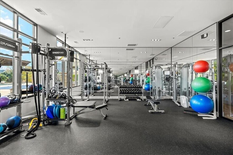 Building Photo - 2277 Peachtree Rd NE