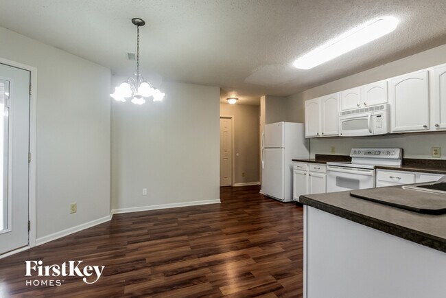 Building Photo - 1327 Jasmine Dr