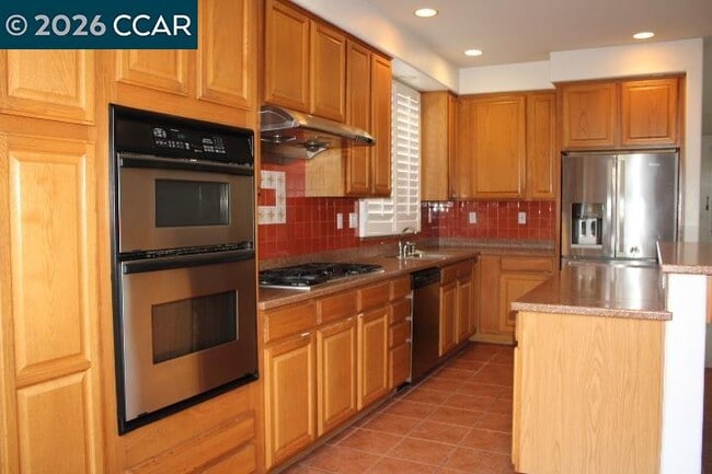 Building Photo - 524 Rosewood Ln