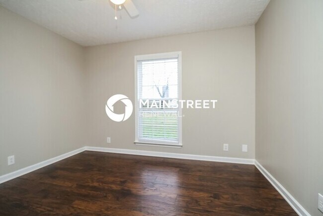 Building Photo - 4 Bedroom Pet-Friendly Home in Murfreesbor...