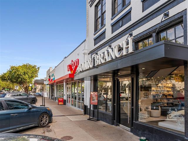 Building Photo - 2019 N Prairie Ave