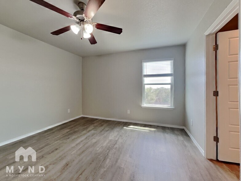 Building Photo - 7504 Rose Robin Run Ct
