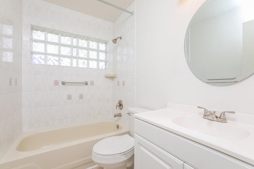 Building Photo - 797 Minerva Ln