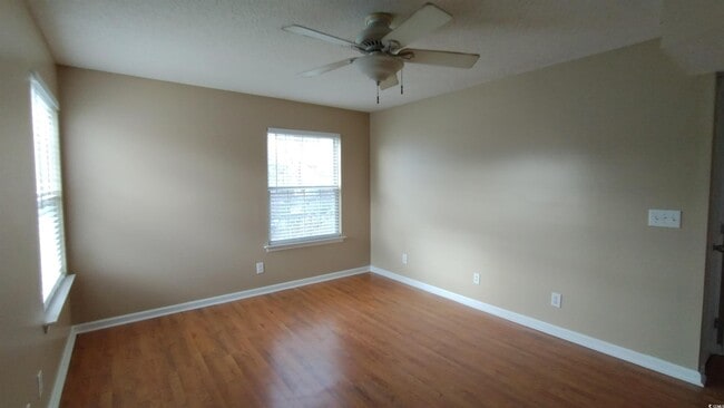 Building Photo - 2269J Essex Dr