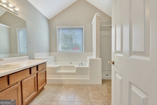 Building Photo - 303 Calgary Dr