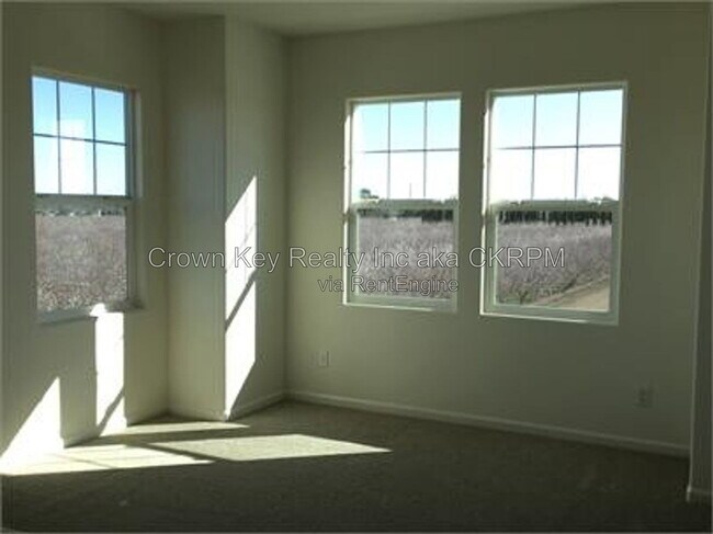 Building Photo - 3831 Comstock Pl