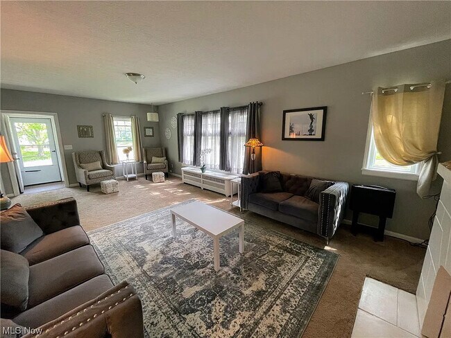 Building Photo - 2086 Marlindale Rd