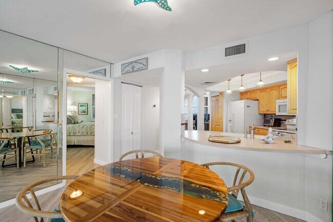 Building Photo - 9550 S Ocean Dr