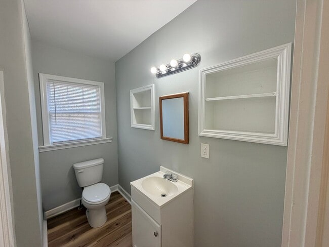 Building Photo - 820 Wood St