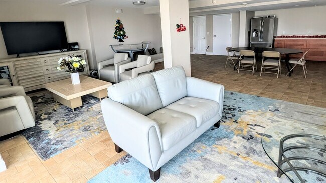 Building Photo - High end condo on waterfront downtown Sarasota!