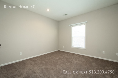 Building Photo - 13145 Nebraska Ct