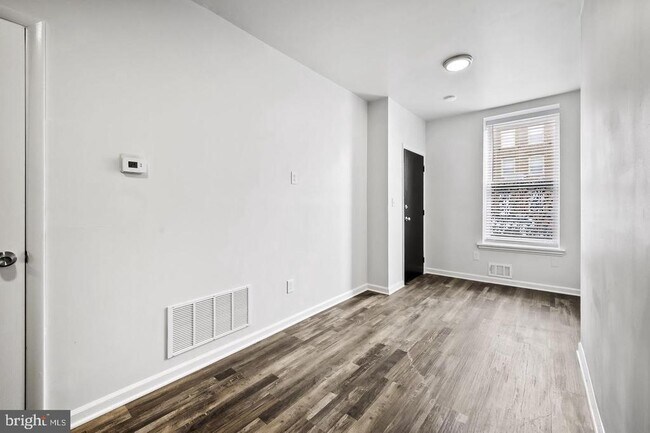 Building Photo - 22 S Carey St