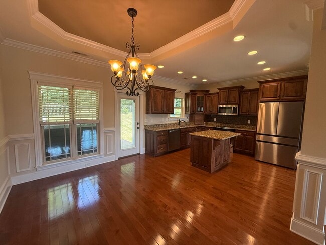 Building Photo - Elegant 3-Bedroom Home in Gated Seven Lakes with Community Pool