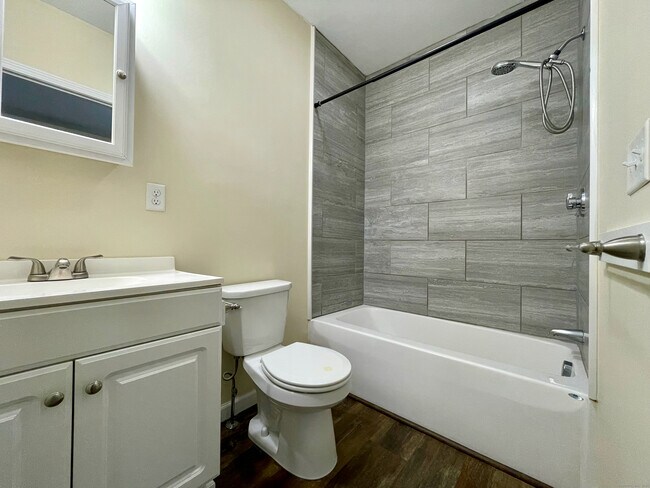 Building Photo - 14 Dwight St