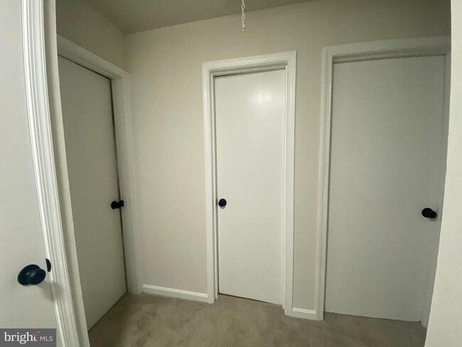 Building Photo - 9 Farrell Ln