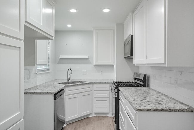 Building Photo - 4518 Edgemont Dr