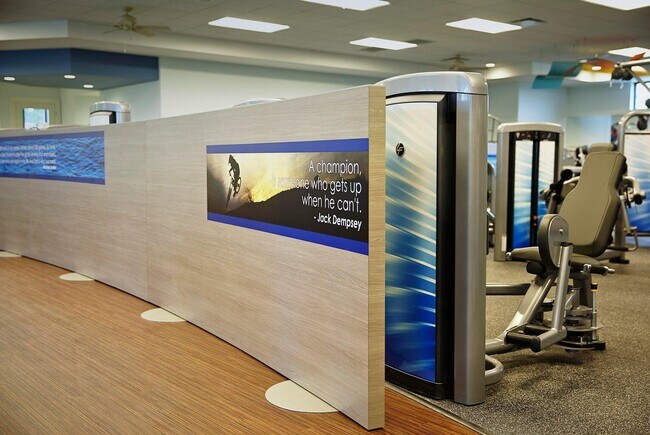 Building Photo - 8988 Lakes Blvd