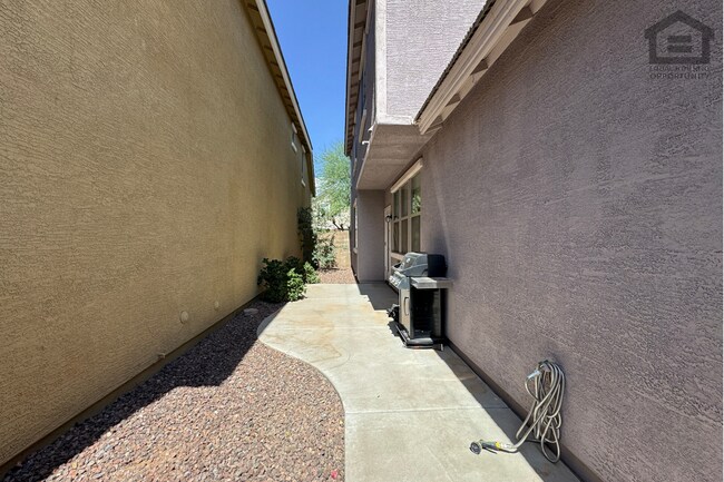 Building Photo - 3721 E Kerry Ln