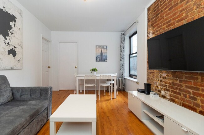 Building Photo - 1794 1st Ave