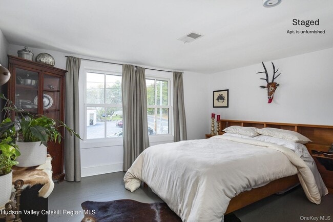 Building Photo - 2303 Lucas Turnpike