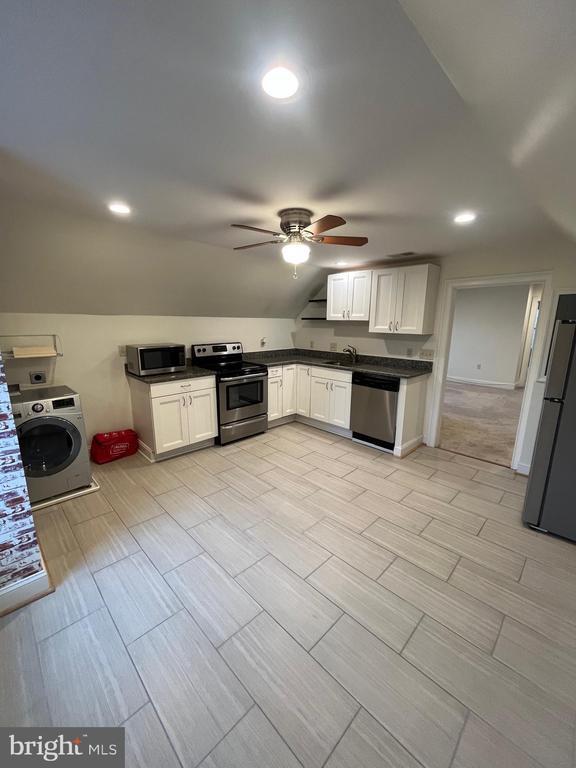 Building Photo - 112 E Howell Ave