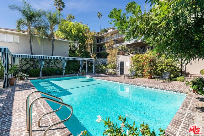 Building Photo - 8727 Shoreham Dr