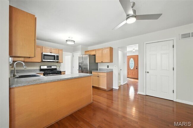 Building Photo - 1043 Oakwood Farms Ln