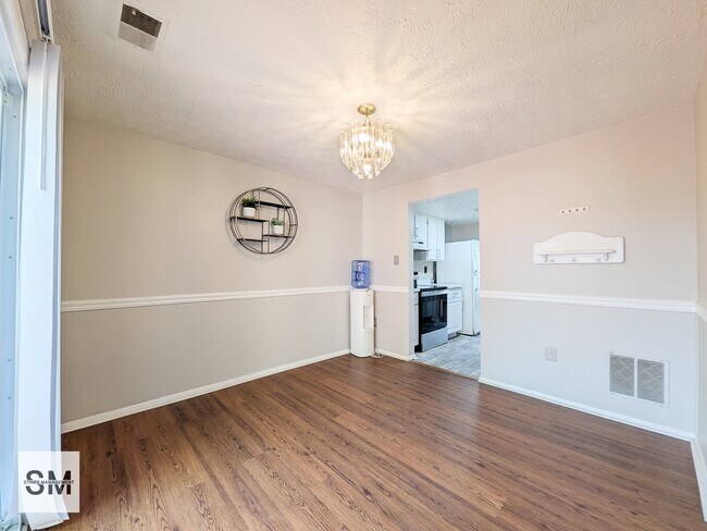 Building Photo - 14505 Farmcrest Pl