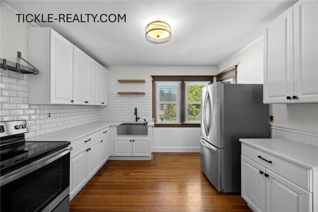 Building Photo - 15-17-17 Roosevelt St