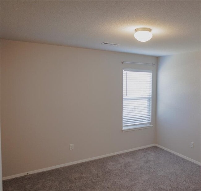 Building Photo - 2301 Hickory Wood Ave