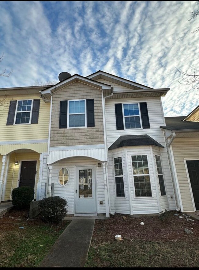 Building Photo - 20 Timber Ridge Dr