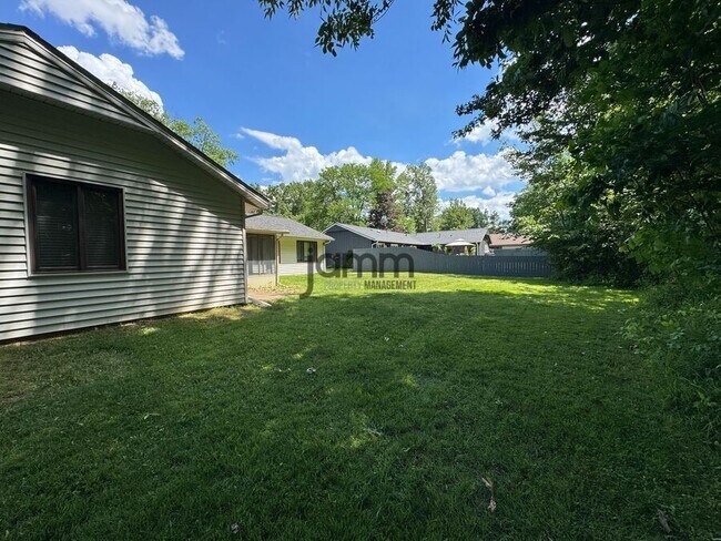 Building Photo - 5250 Mills Creek Ln